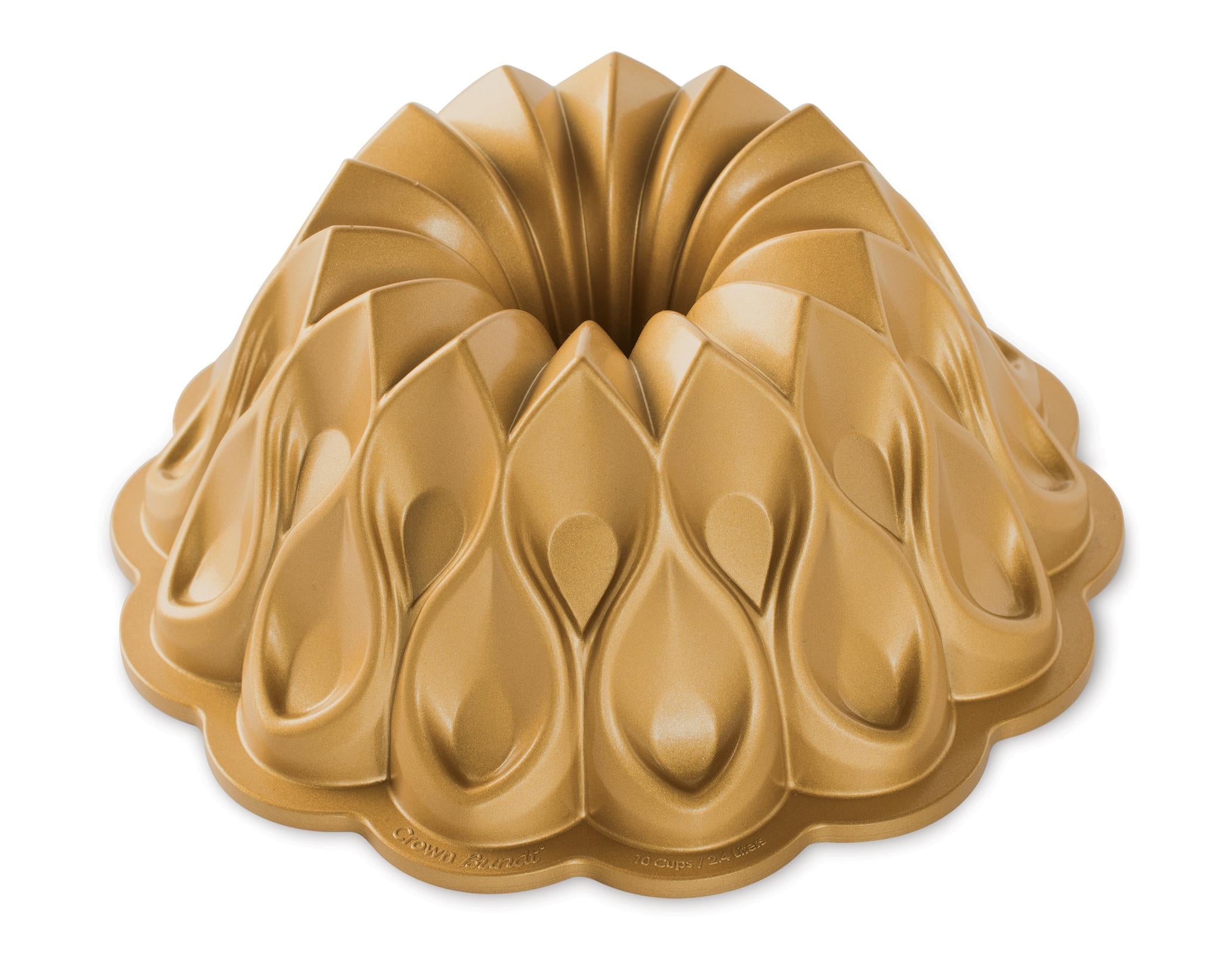 Nordic Ware Crown Bundt Pan Main image